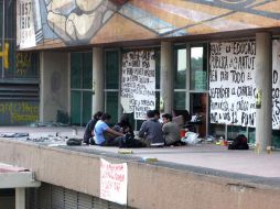 Los jóvenes dicen que la protesta en la UAM es ''por solidaridad con las personas que tomaron la Rectoría de la UNAM''. SUN /