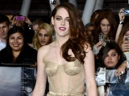 La infidelidad de Kristen Stewart fue un escándalo que causó su ruptura temporal con Robert Pattinson. ARCHIVO /