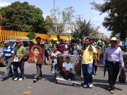 Estudiantes normalistas y padres de familia marchan en Chilpancingo. NTX /