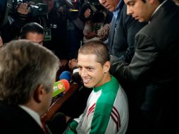 El mexicano podría ser utilizado como partida inicial para encarar a los Gunners. ARCHIVO /