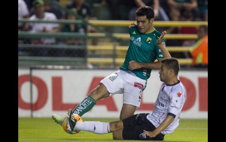 Acción del partido entre el Léon y Atlante dentro de la jornada 16 del Clausura 2013. MEXSPORT /