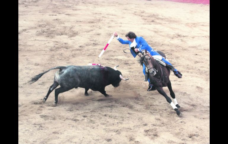 Cumple. Pablo Hermoso de Mendoza logró aprovechar lo mejor de su segundo toro. EL INFORMADOR /