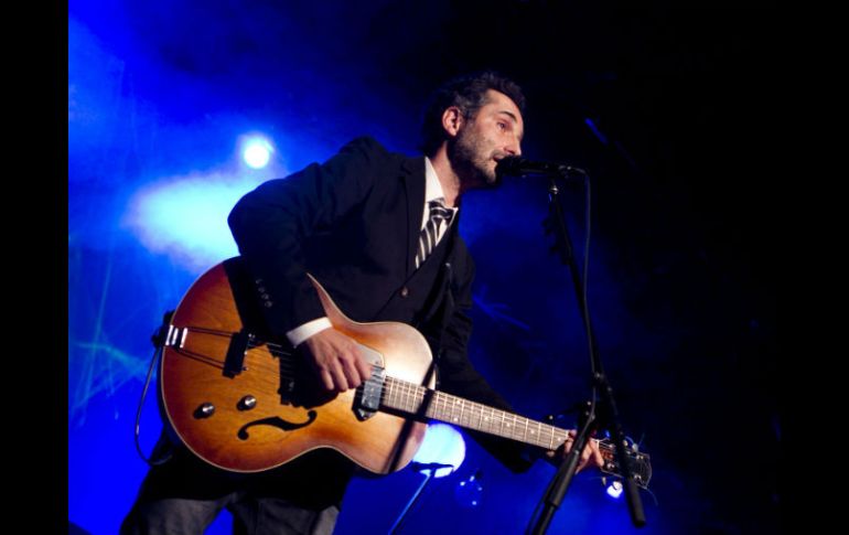 Los éxitos de Jorge Drexler fueron coreados en el Teatro Estudio Cavaret. EL INFORMADOR /