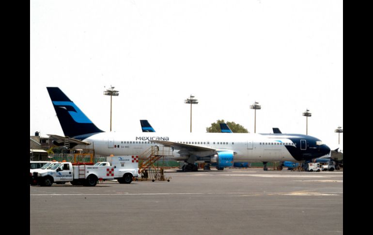 La aerolínea Mexicana de Aviación lleva 32 meses de permanecer en tierra. ARCHIVO /