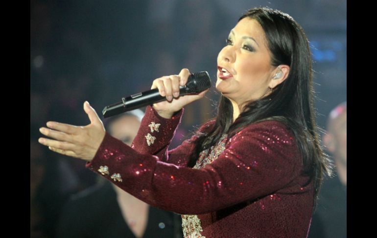 Ana Gabriel ha vendido millones de discos y ha recibido una gran cantidad reconocimientos. ARCHIVO /