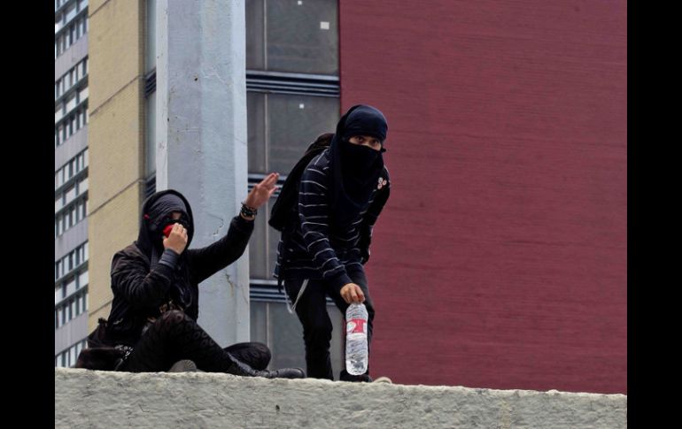 Los manifestantes que mantienen tomada la Rectoría de la UNAM desde el 19 de abril; hoy se cumplen diez días de la toma. ARCHIVO /