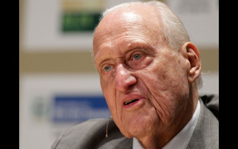 Joao Havelange deja de ocupar cargos tanto en el COI como en el organismo rector del futbol mundial. AP /