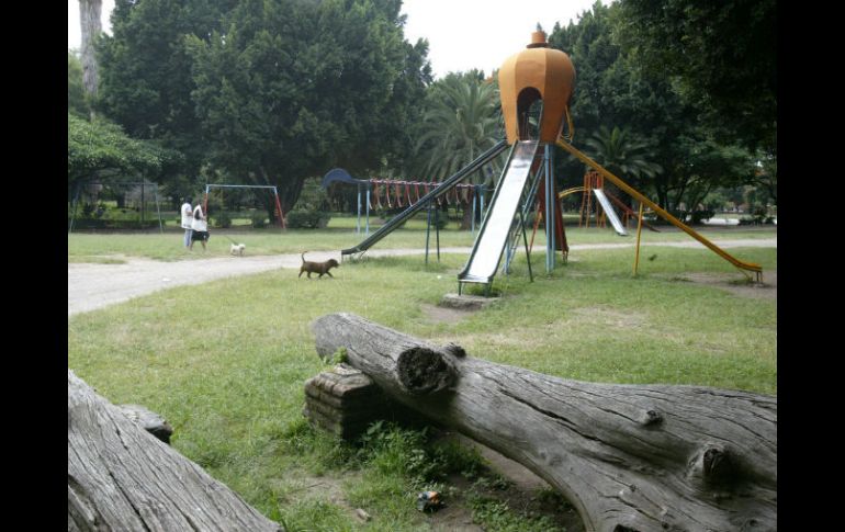 Los niños dicen que la gente puede estar segura en el parque hasta las ocho de la noche. ARCHIVO /