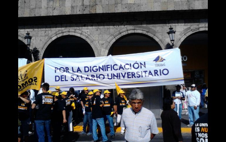 Este 1 de mayo, miles de trabajadores se unen para exigir salarios más justos.  /