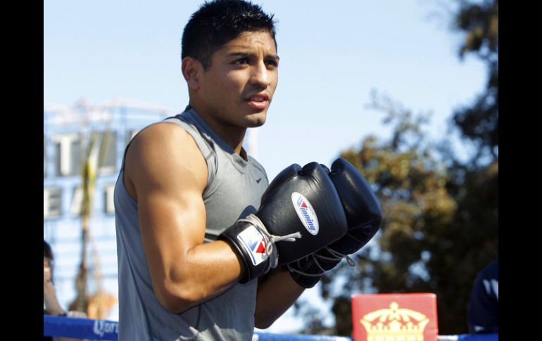 Abner Mares espera lograr otro título mundial este sábado. AP /