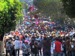 Maestros, durante una marcha por las principales calles de la capital de Guerrero. NTX /