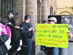 Inconformes. La manifestación arrancó en la Presidencia Municipal de Guadalajara. EL INFORMADOR /