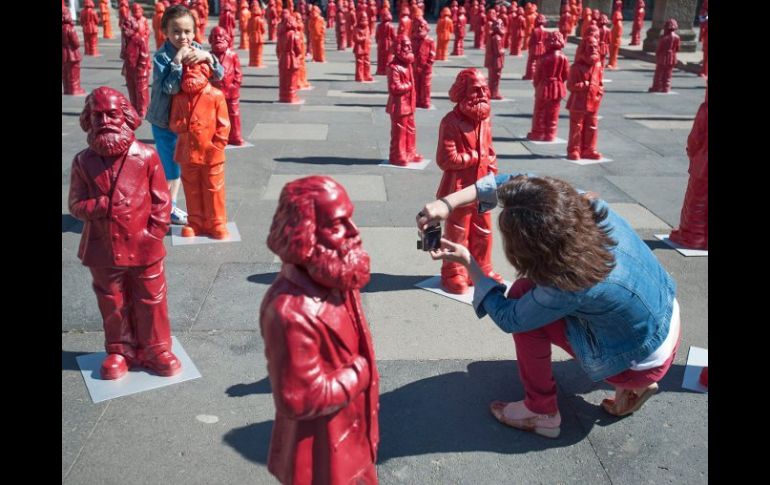 En su 190 aniversario, Karl Marx vuelve a su ciudad natal multiplicado. EFE /