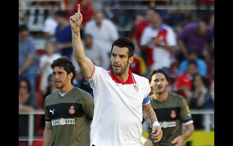 Álvaro Negredo anota al 23 el gol con el que su equipo sella el triunfo. EFE /