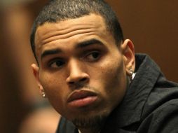 Chris Brown declaró que ''tiene que avanzar'' y no puede estar ''enfocado en alguien''. ARCHIVO /