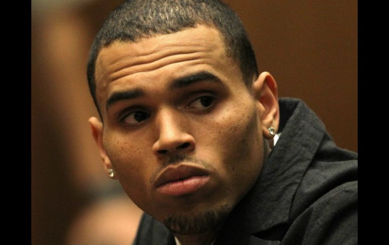 Chris Brown declaró que ''tiene que avanzar'' y no puede estar ''enfocado en alguien''. ARCHIVO /