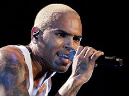 El inconveniente no fue motivo de que Chris Brown dejara de estar presente en la fiesta del Met. ARCHIVO /