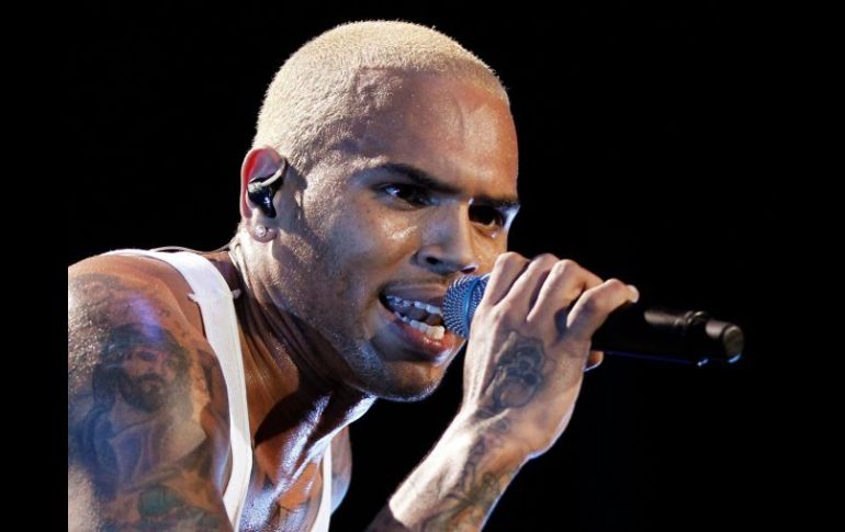 El inconveniente no fue motivo de que Chris Brown dejara de estar presente en la fiesta del Met. ARCHIVO /