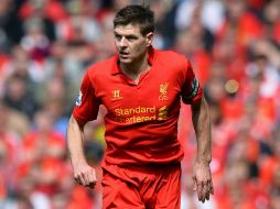 Steven Gerrard, capitán del Liverpool se perderá los últimos dos partidos de la temporada de su equipo. ARCHIVO /