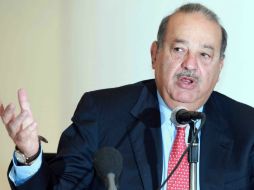 Carlos Slim considera que la reforma servirá para estimular la inversión en el país. ARCHIVO /