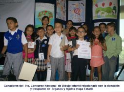 Niños ganadores del concurso.  /