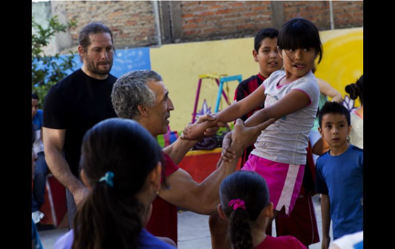 Niños participan en el taller perteneciente al marco de actividades del Festival Cultural de Mayo.  /