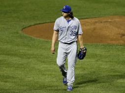 Luis Mendoza camina tras el quinto inning del partido. AP /