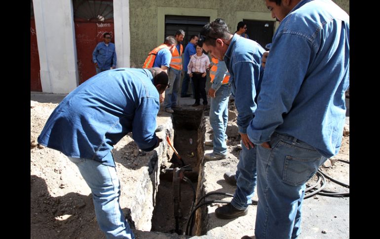 El SIAPA pondrá en marcha un operativo para monitorear y verificar si empresas arrojan desechos a la red de alcantarillado . EL INFORMADOR /