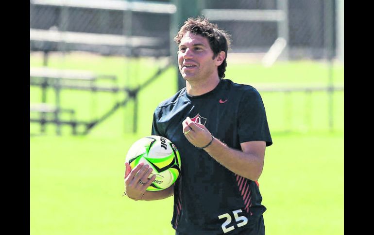 Leandro Cufré, capitán de los Zorros, se muestra motivado en lo que fue el último entrenamiento del Atlas, previo al viaje a Torreón. EL INFORMADOR /