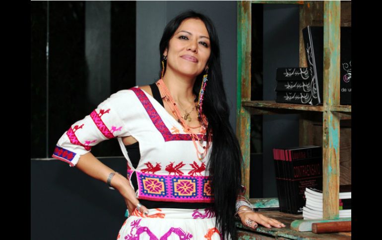 Lila Downs reveló que ha platicado con ''El Potrillo'' sobre la posibilidad de cantar juntos. ARCHIVO /