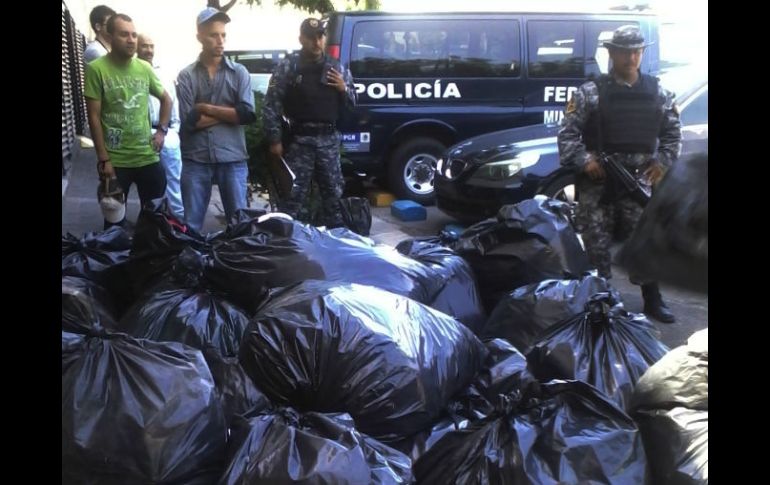 La mercancía decomisada quedó a disposición de un agente del Ministerio Público federal. ESPECIAL /