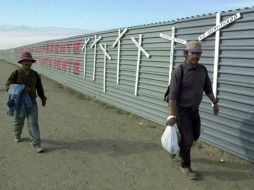 La iniciativa exigía construir un muro a lo largo de la frontera con México. ARCHIVO /