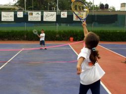 En este momento las clases de mini-tenis se están impartiendo ya en el Centro Deportivo Independencia o Unidad 12. ARCHIVO /