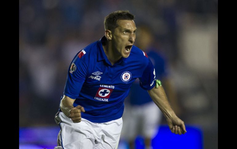 Christian Giménez espera que Cruz Azul siga en la línea de las victorias. AFP /