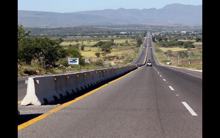 El funcionario estatal destaca que está obra dará más seguridad y tranquilidad a los turistas. ARCHIVO /