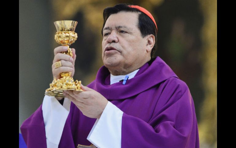 Durante la misa dominical en la Catedral Metropolitana, también se oró por las víctimas y los deudos del accidente en Ecatepec. ARCHIVO /