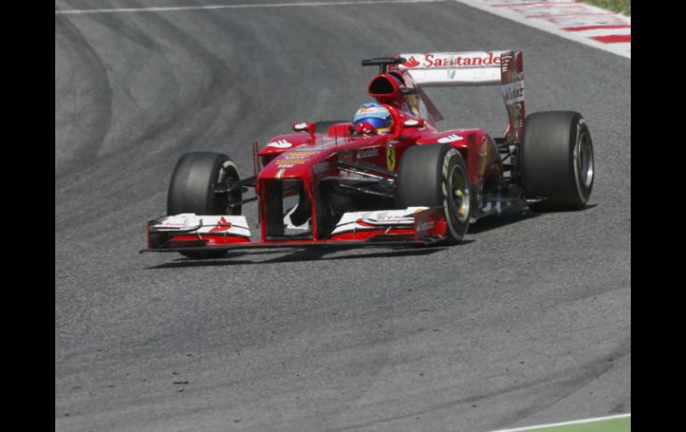 Fernando Alonso obtiene una victoria con categoría hoy en el Circuito de Catalunya. EFE /