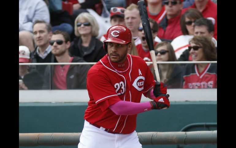 Con un jonrón del alemán-estadounidense Donald Lutz, los Rojos de Cincinnati ganan a los Cerveceros. AP /