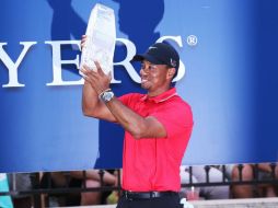 Tiger Woods se alza con la victoria durante el torneo The Players de Ponte Vedra. AFP /