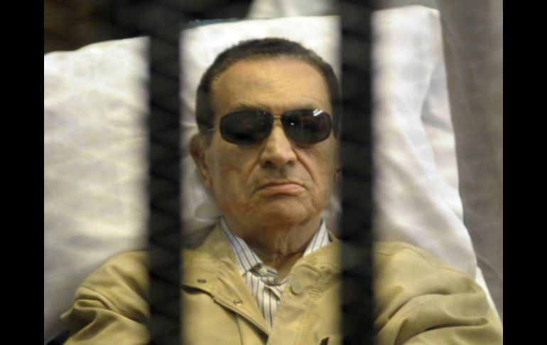 Mubarak renunció en febrero de 2011 ante una ola de protestas populares que pedían libertad y justicia social. ARCHIVO /