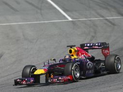 El piloto de Red Bull, el alemán Sebastian Vettel queda relegado y sin podio a causa de los nuevos compuestos Pirelli. ARCHIVO /