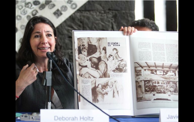 La editora Deborah Holtz, durante la conferencia de prensa para presentar el libro. EFE /