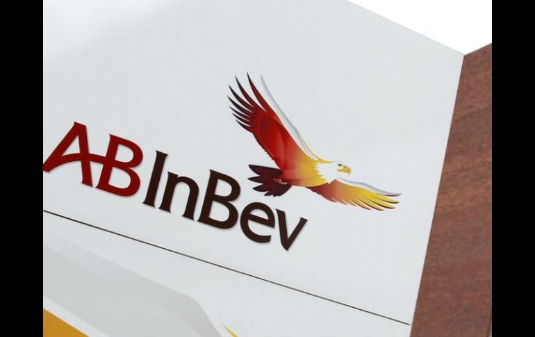 La compañía  Anheuser-Busch InBev pagará 9.15 dólares por acción de Grupo Modelo. ARCHIVO /