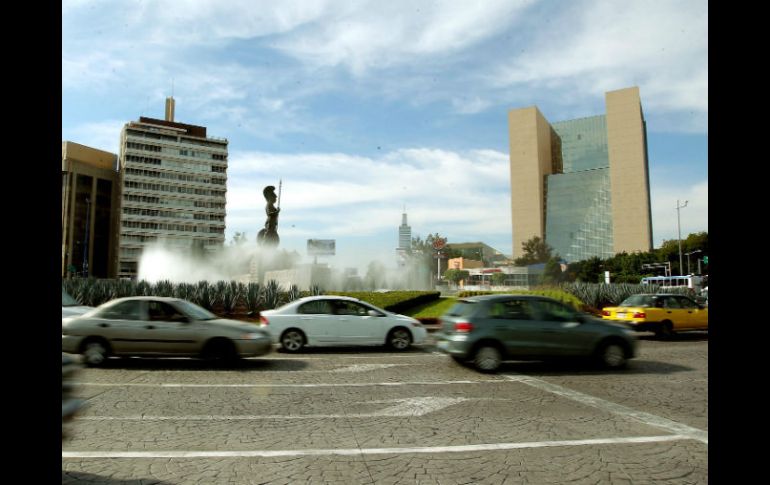 El reglamento de Guadalajara prohíbe este tipo de publicidad en la Glorieta Minerva. ARCHIVO /