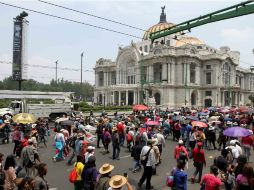 Profesores de la CNTE caminaron por las calles de la Ciudad de México hacia el Zócalo y a la SCJN. NTX /