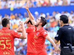 Ever Guzmán (centro) festeja el gol con el que Neza se ve cerca de la Primera División. MEXSPORT /