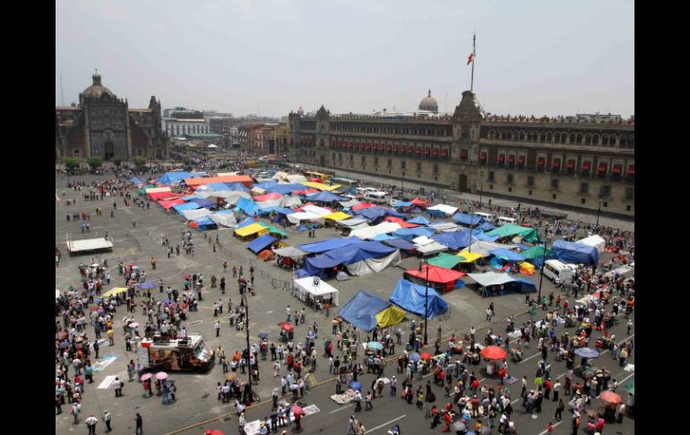 Integrantes de la CNTE realizaron una mega marcha hacia el  Zócalo capitalino. NTX /