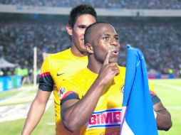 ''Chucho'' Benítez hizo los dos goles de las Águilas en el segundo tiempo, anoche en el Tecnológico. MEXSPORT /