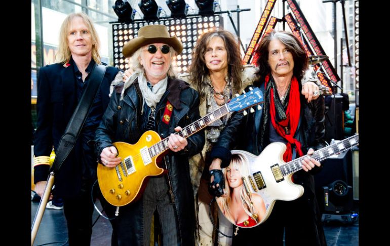 Tom Hamilton, Brad Whitford, Steven Tyler y Joe Perry de Aerosmith, con sus éxitos de ayer y de hoy, estarán en El Salvador. ARCHIVO /