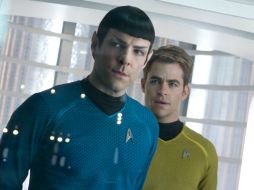 Los actores Zachary Quinto en el papel de Spock (d) y Chris Pine en el papel de Kirk. EFE /